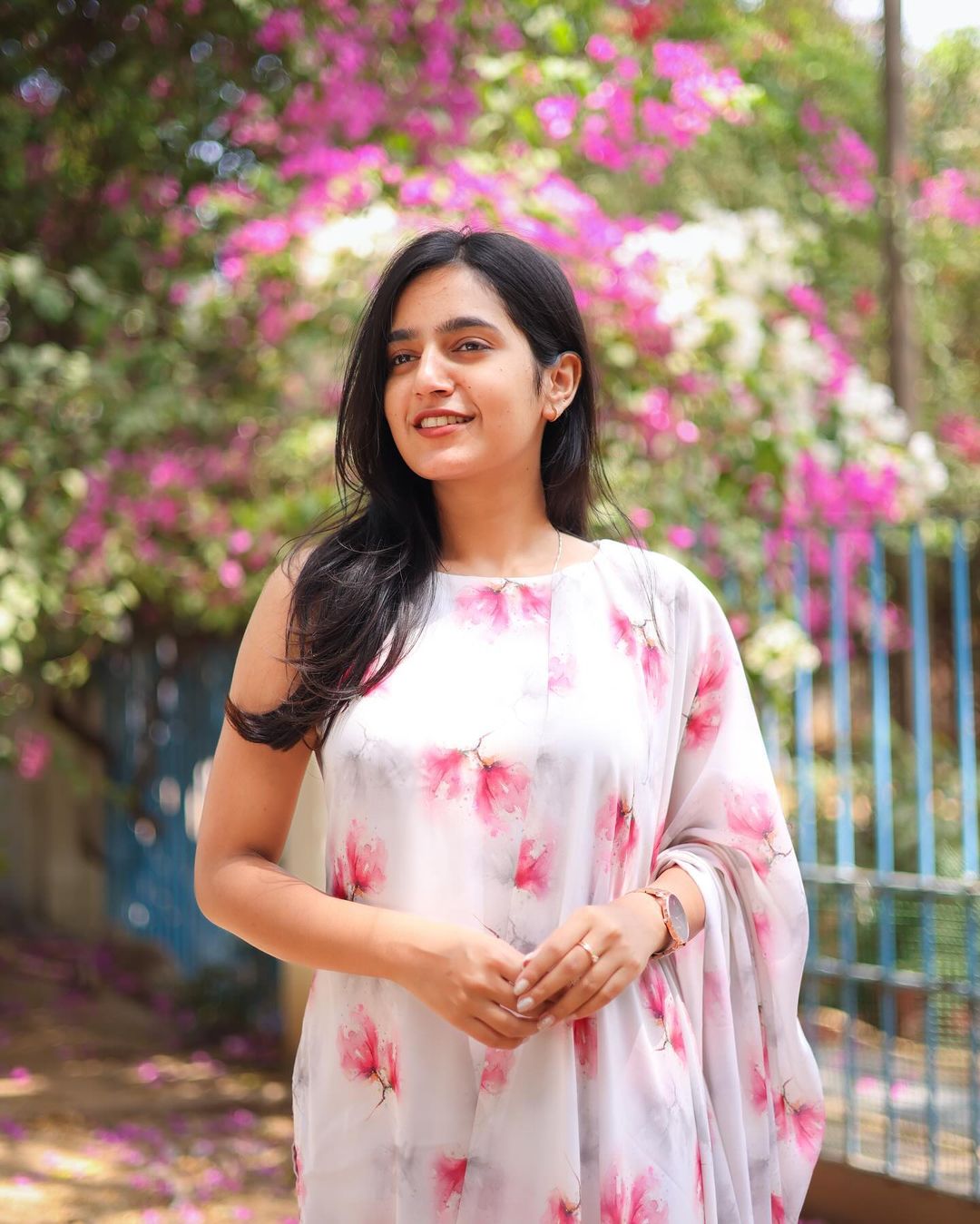 White floral Top with shawl - Studio Thari